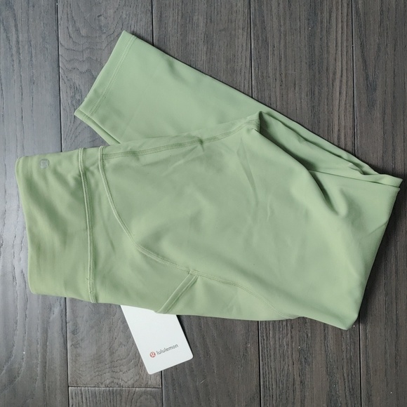 NWT Lululemon Invigorate High Rise Leggings - Picture 6 of 6